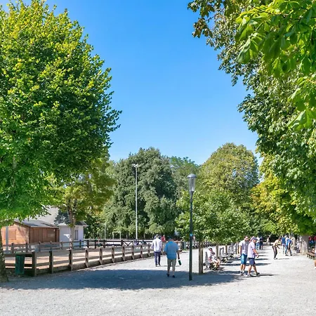 Nid Douillet Entre Et Port * لو بولين